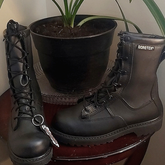 Combat boot. - Picture 2 of 2